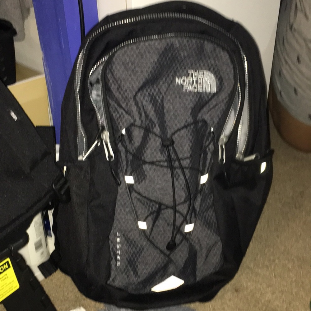 North face jester flexvent women’s/ unisex bookbag